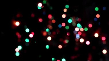 Dekorasyon için aydınlatma derecesi olarak farklı renkte ışık demetleri