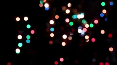 Dekorasyon için aydınlatma derecesi olarak farklı renkte ışık demetleri