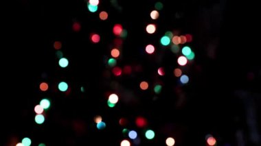 Dekorasyon için aydınlatma derecesi olarak farklı renkte ışık demetleri