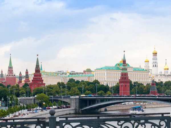 Vista Rio Yauza Sobre Edifícios Kremlin Moscovo Rússia — Fotografia de Stock