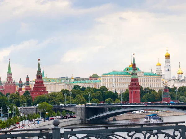 Vista Rio Yauza Sobre Edifícios Kremlin Moscovo Rússia — Fotografia de Stock