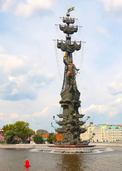 Pomník Petra Ostrově Řeky Yauza Moskvě Rusko — Stock fotografie