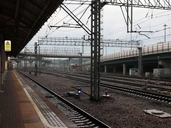 Structures Tracks Passenger Station Cloudy Evening Day — Stock Photo, Image