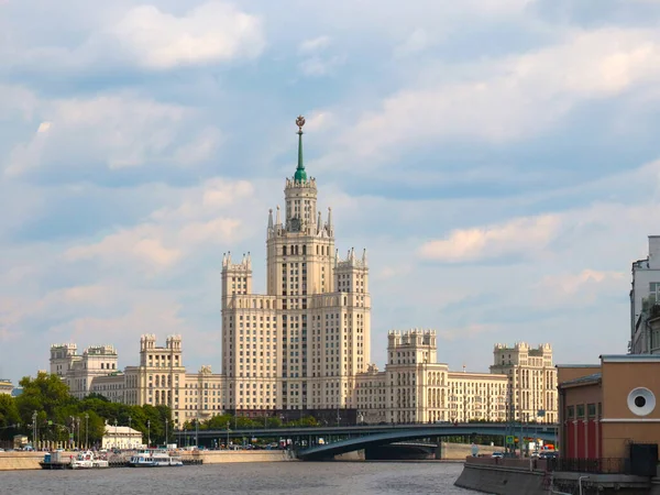 Multi Storey Residential Building Kotelnicheskaya Embankment Moscow River Moscow Russia — Stock Photo, Image