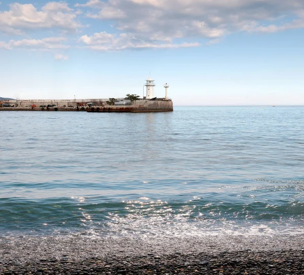 Bouw Van Kustvuurtoren Het Watergebied Van Commerciële Zeehaven — Stockfoto