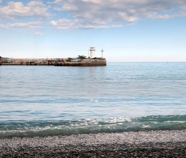 Bouw Van Kustvuurtoren Het Watergebied Van Commerciële Zeehaven — Stockfoto