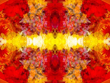 Bir objeyi ayna ile çekerken simetrik soyut arkaplan oluşturulur