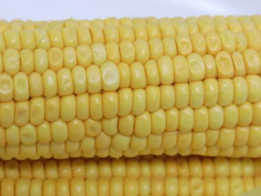 Hasattan sonra olgun mısırın kulakları