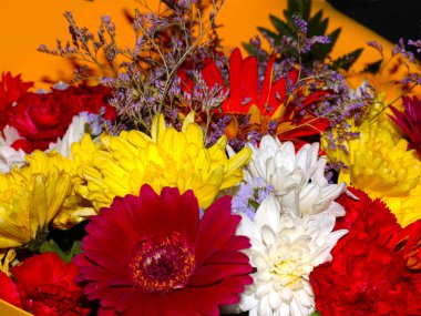 Tatil süsü için buketteki güzel çiçekler.