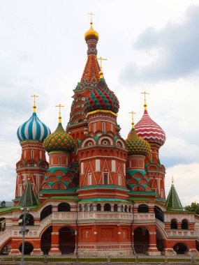 St. Kubbeleri Moskova Kızıl Meydanı 'ndaki Basil Katedrali Rusya