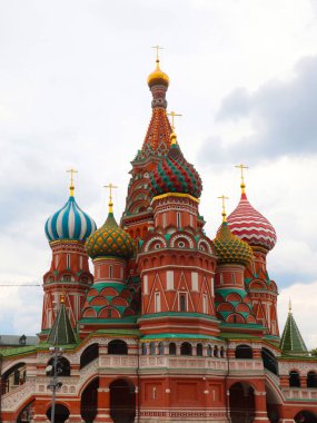 St. Kubbeleri Moskova Kızıl Meydanı 'ndaki Basil Katedrali Rusya