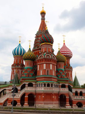 St. Kubbeleri Moskova Kızıl Meydanı 'ndaki Basil Katedrali Rusya