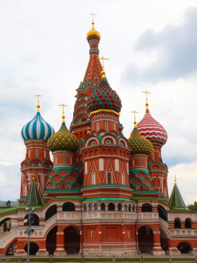 St. Kubbeleri Moskova Kızıl Meydanı 'ndaki Basil Katedrali Rusya