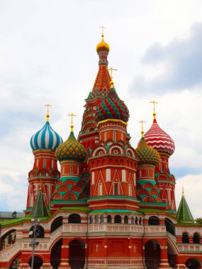 St. Kubbeleri Moskova Kızıl Meydanı 'ndaki Basil Katedrali Rusya