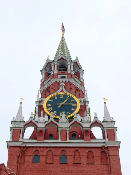 俄罗斯克里姆林宫Spasskaya塔宏伟的时钟 — 图库照片