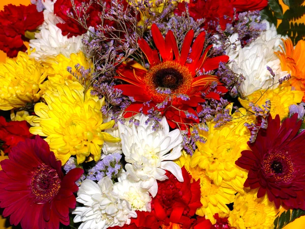 Belles Fleurs Dans Bouquet Pour Décoration Vacances — Photo