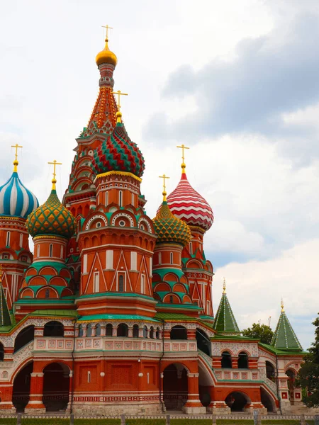 St. Kubbeleri Moskova Kızıl Meydanı 'ndaki Basil Katedrali Rusya