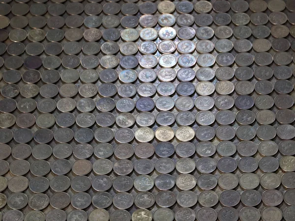 늘어선 러시아 루블에 동전들 — 스톡 사진