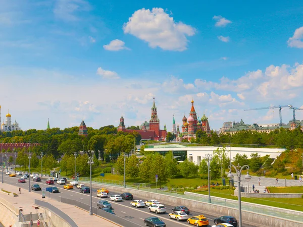 Uitzicht Het Moskou Kremlin Vanaf Oever Van Rivier Moskou Rusland — Stockfoto