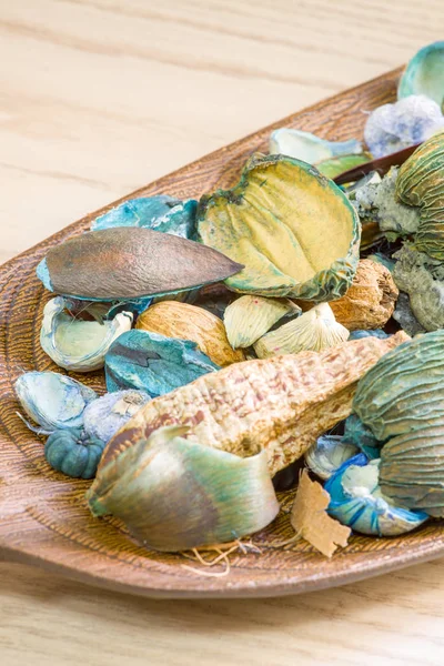 Aromatische gedroogde vruchten bloemen en bladeren — Stockfoto