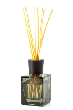 Bir şişe aromatik çubuk