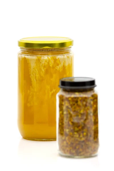 蜜蜂花粉颗粒在玻璃瓶里 具有浅层深度的选择性聚焦 — 图库照片