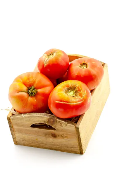 Smakował Świeżo Zebranej Odmiany Różowego Pomidora Skupienie Selektywne Płytką Głębią — Zdjęcie stockowe
