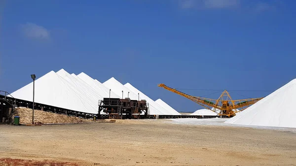 Salt mountains of mining on Bonaire — Stock Photo, Image