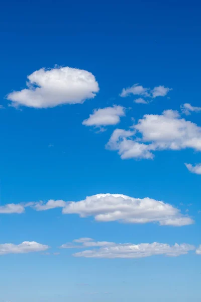 Cielo Azul Con Nubes Día Soleado — Foto de Stock