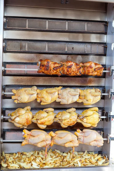 Chicken Potatoes Grill Getting Baked — Stock Photo, Image