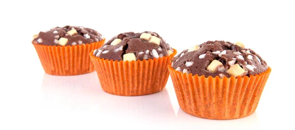 Tre Läckra Hembakade Brownie Cupcakes Över Vit Bakgrund Stockbild