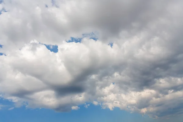 Nubes en el cielo — Foto de Stock