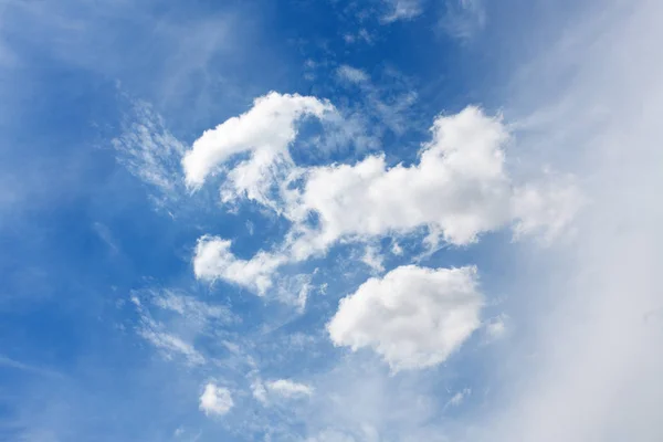 Nubes en el cielo — Foto de Stock