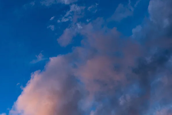 Blick Auf Bewölkten Blauen Himmel Als Hintergrund — Stockfoto