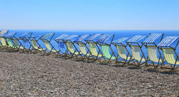 Wierszu Puste Leżaki Plaży Devon — Zdjęcie stockowe