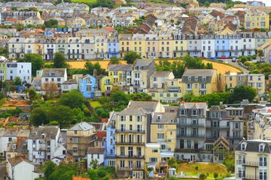 İngiltere 'nin Kuzey Devon kıyısındaki Ilfracombe sahil kasabasının panoramik manzarası