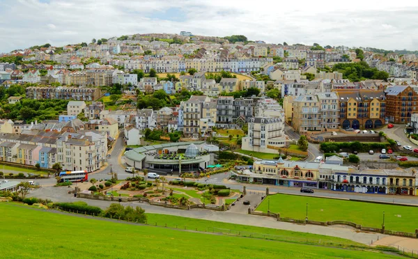 İngiltere 'nin Kuzey Devon kıyısındaki Ilfracombe sahil kasabasının panoramik manzarası