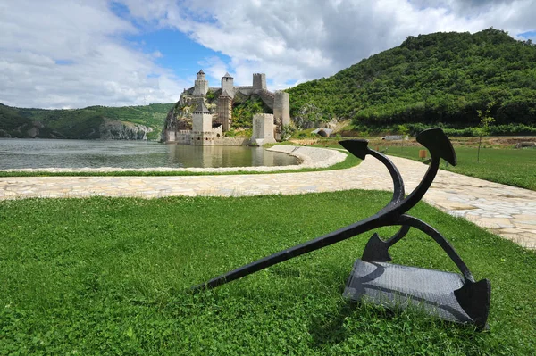 Velha Fortaleza Medieval Golubac Sérvia Europa — Fotografia de Stock