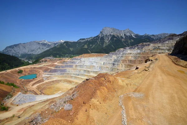 Vista Aérea Pedreira Mineração Céu Aberto Alpes Austríacos — Fotografia de Stock