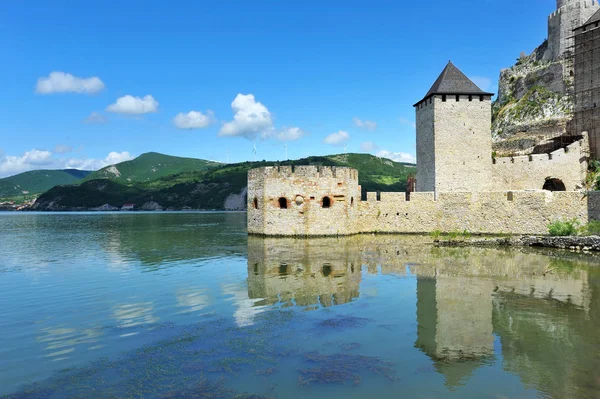 Antiga Fortificação Medieval Golubac Sérvia — Fotografia de Stock