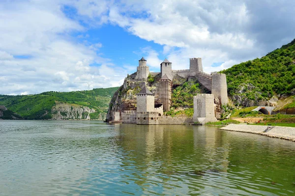 Старої Середньовічної Фортеці Golubac Сербія — стокове фото