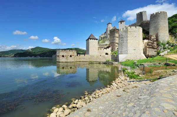 Eski Ortaçağ sur Golubac, Sırbistan