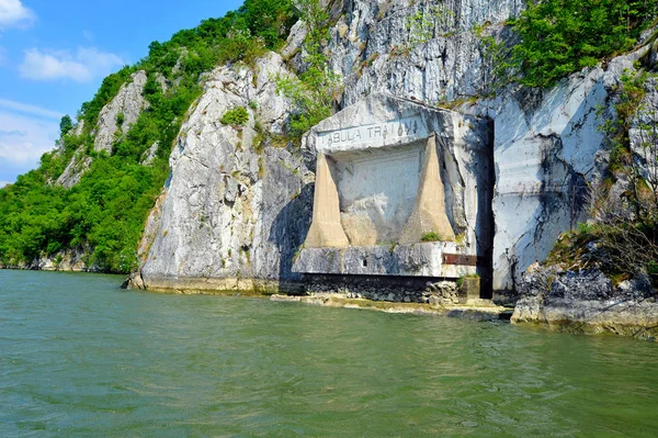 Plakat peringatan Romawi ^ "Tabula Traiana", Serbia — Stok Foto