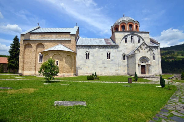 Mosteiro ortodoxo medieval sérvio Studenica, Sérvia — Fotografia de Stock