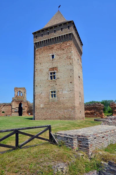 Ruínas da antiga fortaleza medieval Bac, Sérvia — Fotografia de Stock