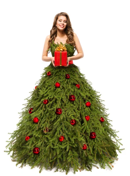 Vestido de árbol de Navidad, mujer de moda con regalo presente en blanco —  Fotos de Stock