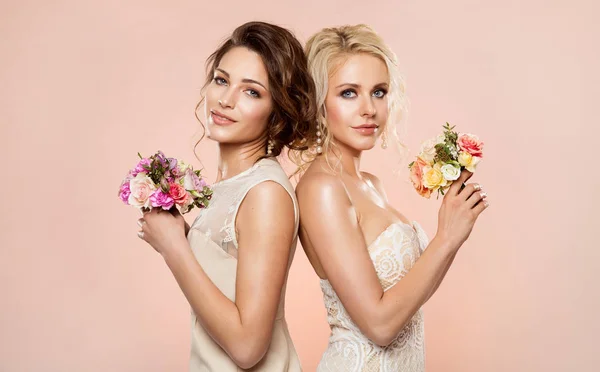 Two Fashion Models with Flowers Bouquet, Women Beauty Portrait — Stock Photo, Image