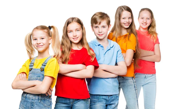 Gyermek-csoport, gyerekek felett fehér háttér, boldog mosolygó emberek — Stock Fotó