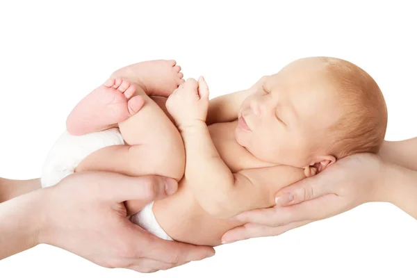 Bebê recém-nascido em mãos de família, dormindo criança recém-nascida em branco — Fotografia de Stock