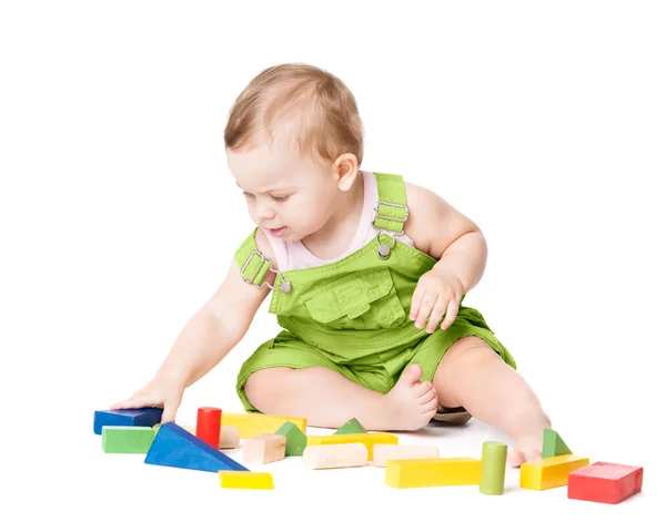 Baby playing zabawki bloki, Kid Play z kolorowych cegieł budowlanych — Zdjęcie stockowe